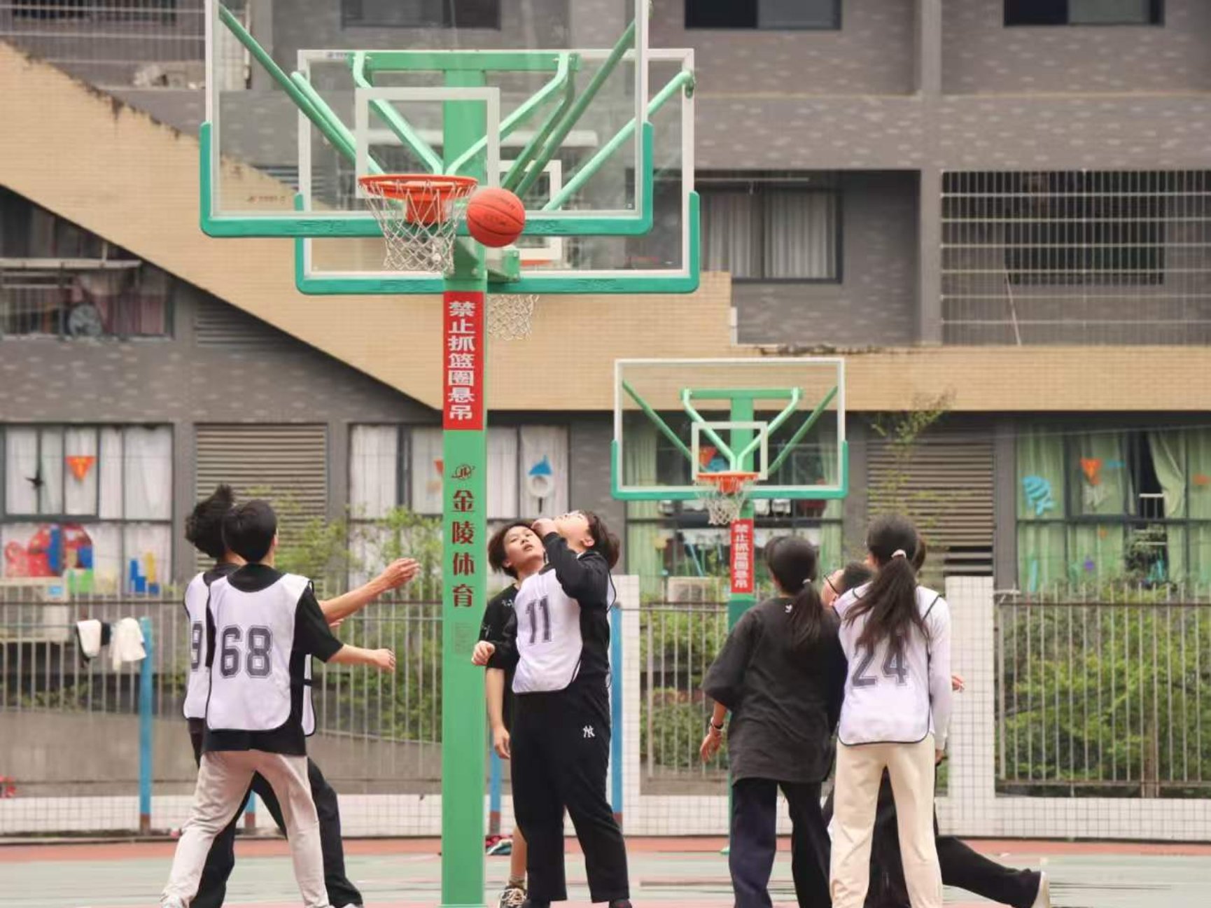 春日逐梦，“篮”力全开！学院“文新杯”春季篮球联赛正式启幕