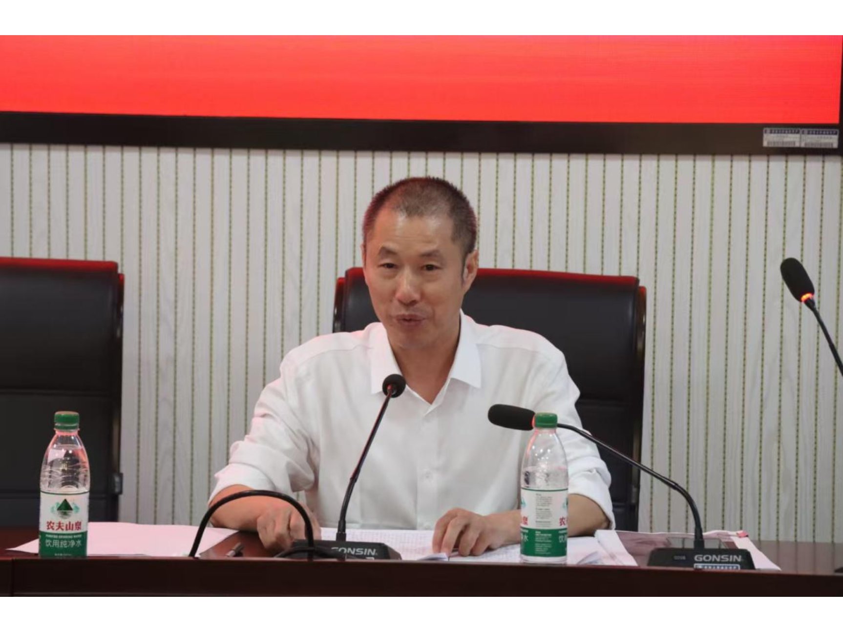 我院举办“人生与写作”专题励志讲座