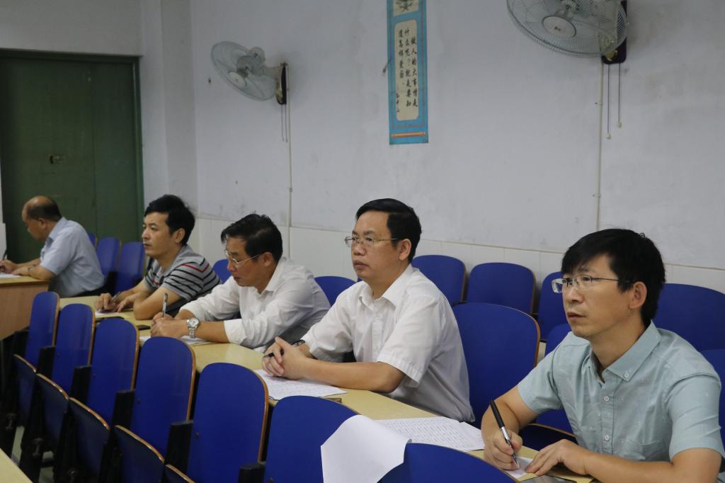 图为 听课现场感 (张意 摄)